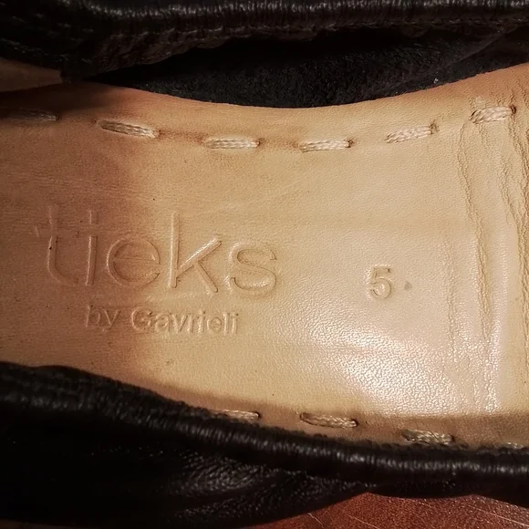 Tieks by Gavrieli Matte Black Leather Ballet Flats - 5 - Picture 13 of 16